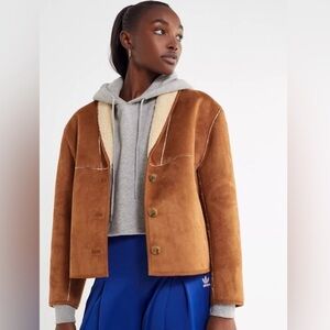 Urban Outfitters Easton Faux Suede
Sherpa Shearling Jacket Size Small